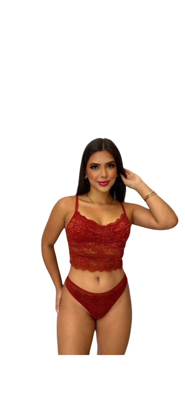 Conjunto de Lingerie em Renda Francesa Top Cropped e Calcinha