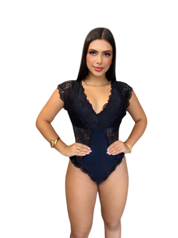 Body Feminino Renda, Manga Curta, Decote V Profundo, Estilo Lingerie - Imagem 3