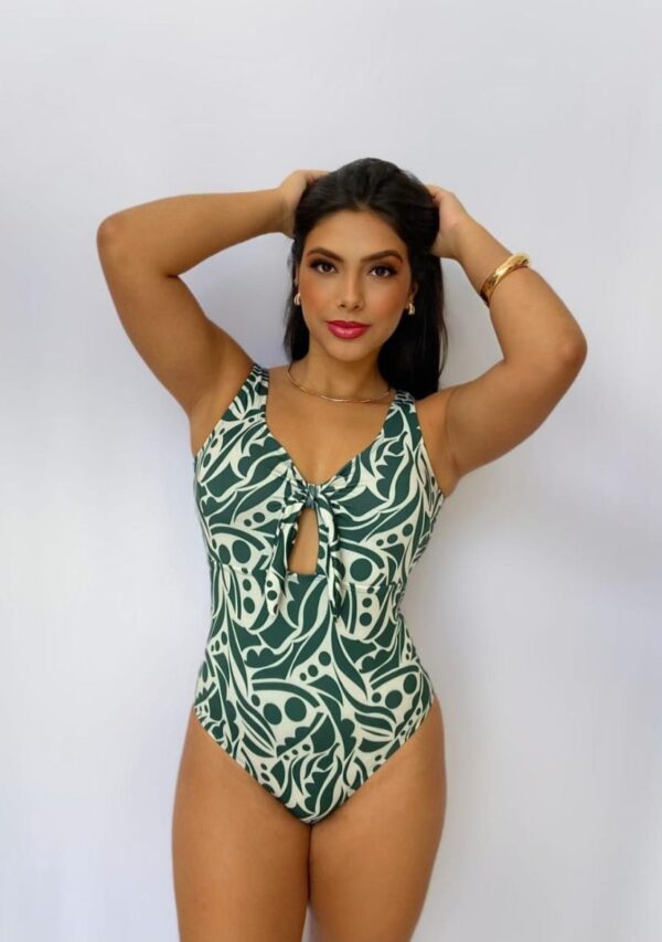 Maiô Feminino com Decote V e Nó Frontal Costas Abertas