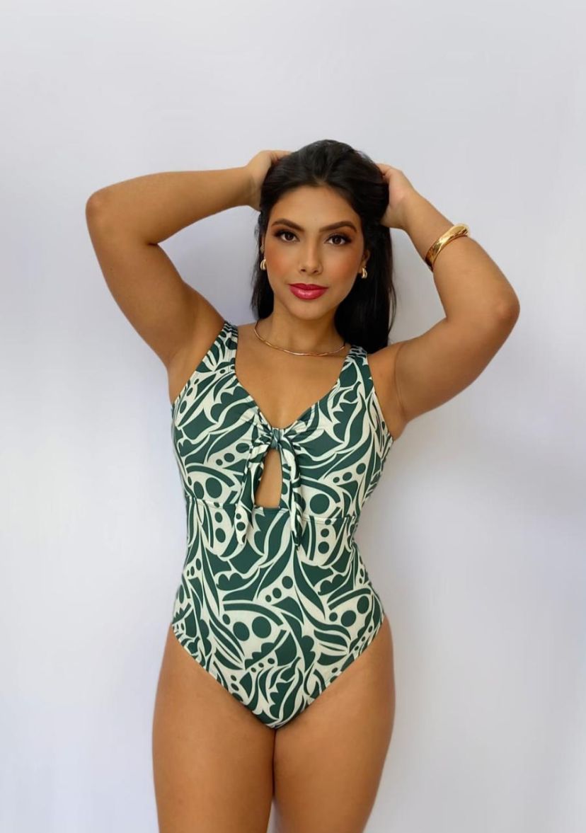 Maiô Feminino com Decote V e Nó Frontal Costas Abertas